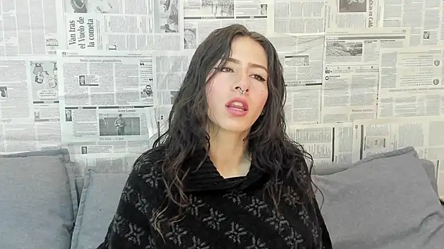 Snapshot of Mhelanny2 chatting on December 22, 12:27 pm Mhelanny2 online show from December 22, 12:27 pm