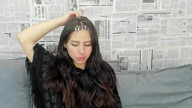 Snapshot of Mhelanny2 chatting on December 22, 4:48 pm Mhelanny2 online show from December 22, 4:48 pm