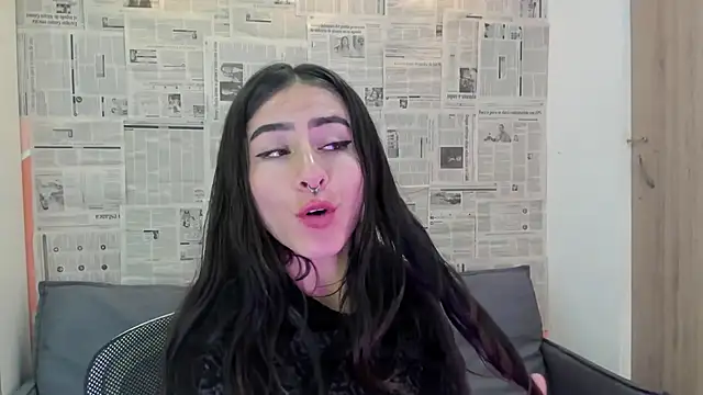 Snapshot of Mhelanny2 chatting on December 30, 10:43 am Mhelanny2 online show from December 30, 10:43 am