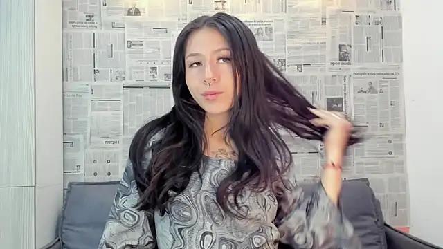 Snapshot of Mhelanny2 chatting on January 24, 9:06 am Mhelanny2 online show from January 24, 9:06 am