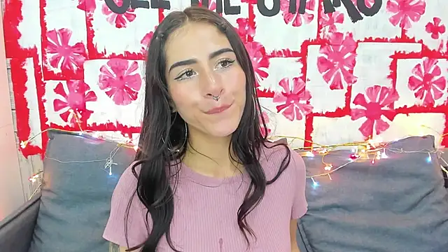 Snapshot of Mhelanny2 chatting on February 8, 11:02 pm Mhelanny2 online show from February 8, 11:02 pm