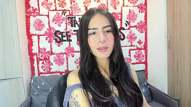 Snapshot of Mhelanny2 chatting on February 15, 12:04 am Mhelanny2 online show from February 15, 12:04 am