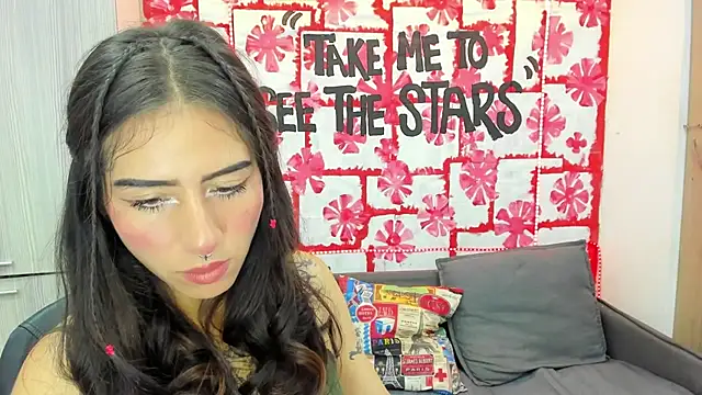 Snapshot of Mhelanny2 chatting on February 22, 11:13 pm Mhelanny2 online show from February 22, 11:13 pm