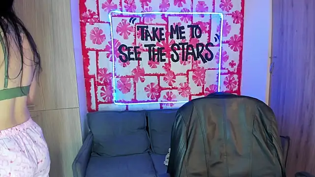 Snapshot of Mhelanny2 chatting on February 27, 11:26 pm Mhelanny2 online show from February 27, 11:26 pm