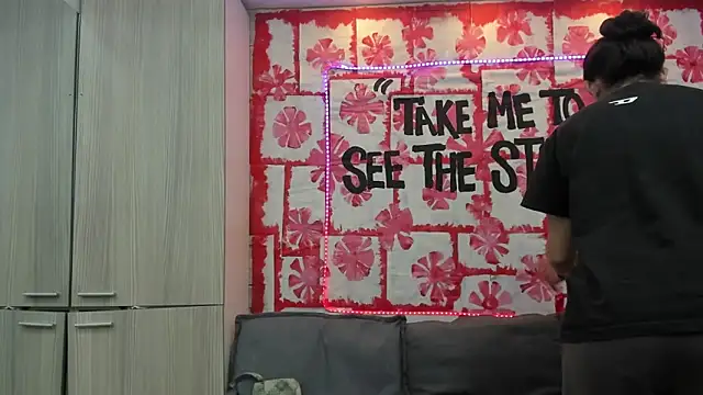 Snapshot of Mhelanny2 chatting on March 7, 5:40 am Mhelanny2 online show from March 7, 5:40 am