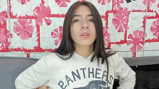 Snapshot of Mhelanny2 chatting on March 9, 11:25 am Mhelanny2 online show from March 9, 11:25 am