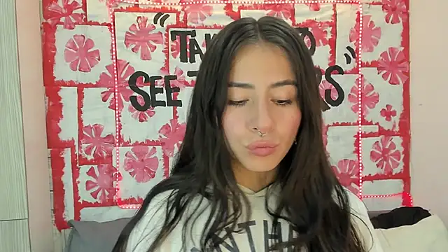 Snapshot of Mhelanny2 chatting on March 14, 7:26 am Mhelanny2 online show from March 14, 7:26 am