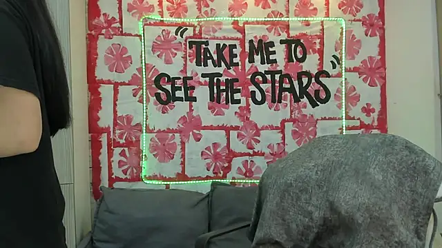 Snapshot of Mhelanny2 chatting on March 15, 8:48 am Mhelanny2 online show from March 15, 8:48 am