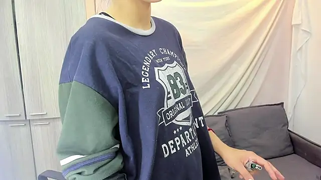 Snapshot of Mhelanny2 chatting on September 28, 6:02 pm Mhelanny2 online show from September 28, 6:02 pm