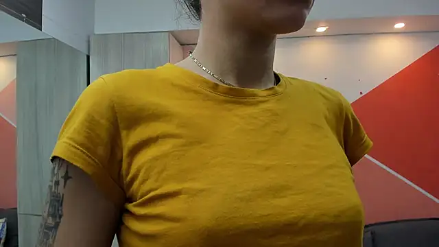 Snapshot of Mhelanny2 chatting on October 1, 7:53 pm Mhelanny2 online show from October 1, 7:53 pm