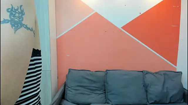 Snapshot of Mhelanny2 chatting on October 17, 5:59 pm Mhelanny2 online show from October 17, 5:59 pm