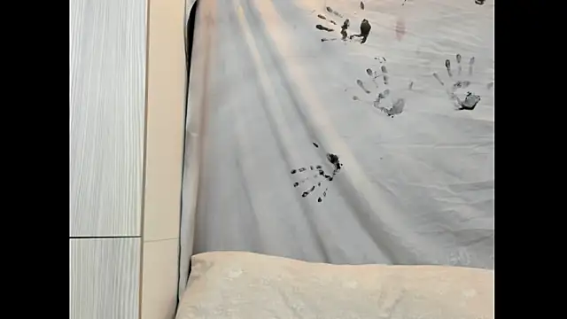 Snapshot of Mhelanny2 chatting on October 26, 3:29 pm Mhelanny2 online show from October 26, 3:29 pm