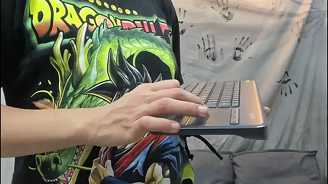 Snapshot of Mhelanny2 chatting on October 27, 6:34 pm Mhelanny2 online show from October 27, 6:34 pm