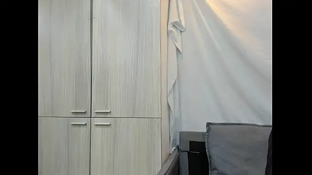 Snapshot of Mhelanny2 chatting on December 13, 8:58 pm Mhelanny2 online show from December 13, 8:58 pm