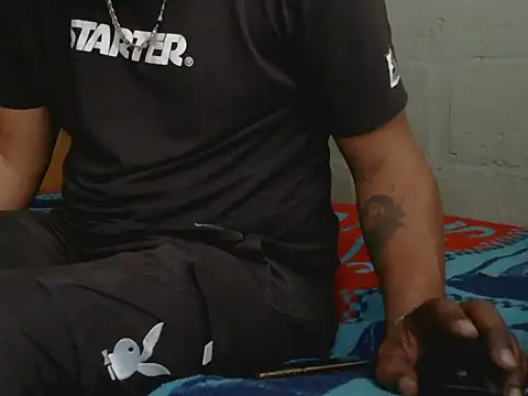 Snapshot of Dillon455669 chatting on November 16, 1:17 pm Dillon455669 online show from November 16, 1:17 pm