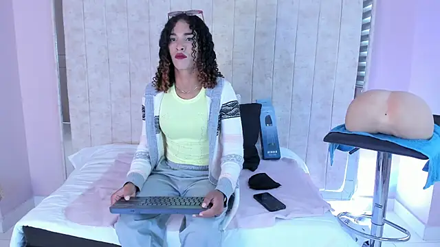 StefanyMiler online show from September 23, 7:50 pm