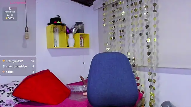 yasmin goldenst online show from January 3, 10:40 pm