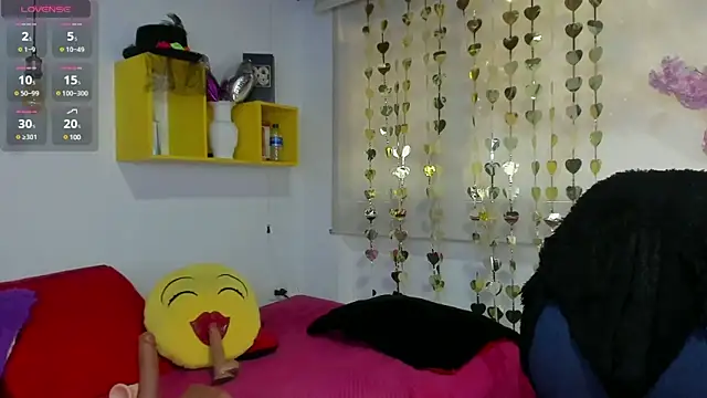 yasmin goldenst online show from January 15, 7:44 pm