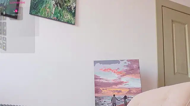 yourlovelyjul online show from June 21, 3:03 pm