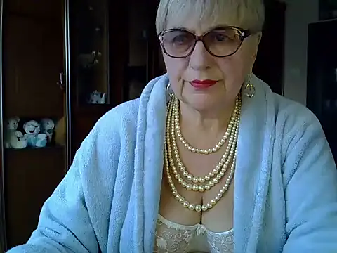 Snapshot of SweetCherry27 chatting on February 25, 2:11 pm SweetCherry27 online show from February 25, 2:11 pm