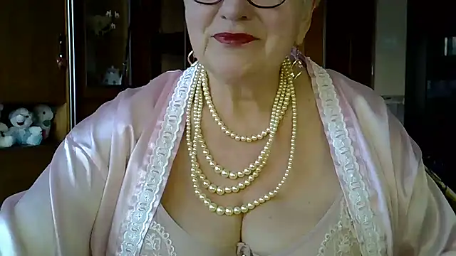 Snapshot of SweetCherry27 chatting on March 9, 3:05 pm SweetCherry27 online show from March 9, 3:05 pm