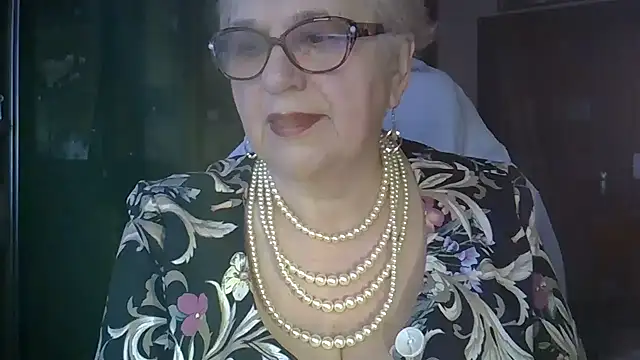 Snapshot of SweetCherry27 chatting on March 12, 4:41 am SweetCherry27 online show from March 12, 4:41 am