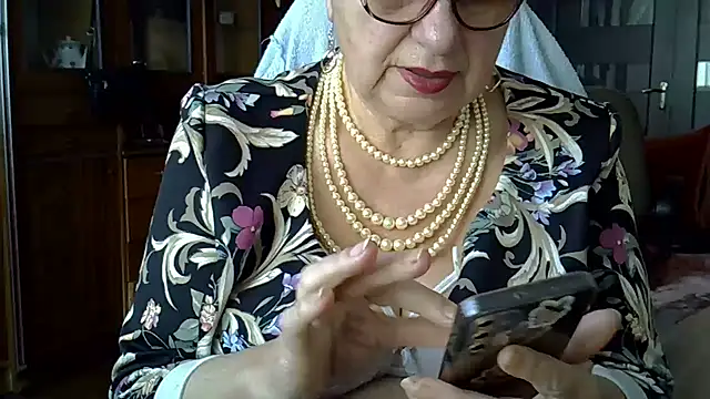 Snapshot of SweetCherry27 chatting on March 12, 7:46 am SweetCherry27 online show from March 12, 7:46 am