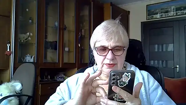 Snapshot of SweetCherry27 chatting on March 14, 9:46 am SweetCherry27 online show from March 14, 9:46 am