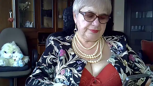 Snapshot of SweetCherry27 chatting on March 14, 2:52 pm SweetCherry27 online show from March 14, 2:52 pm