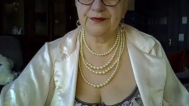 Snapshot of SweetCherry27 chatting on March 18, 5:20 am SweetCherry27 online show from March 18, 5:20 am