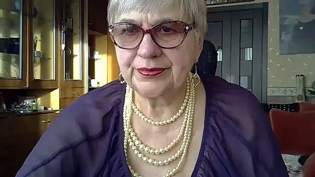 Snapshot of SweetCherry27 chatting on March 18, 3:10 pm SweetCherry27 online show from March 18, 3:10 pm