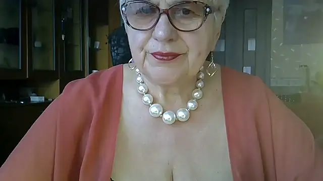 Snapshot of SweetCherry27 chatting on March 20, 2:42 pm SweetCherry27 online show from March 20, 2:42 pm