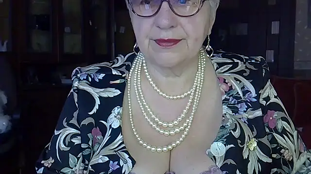 Snapshot of SweetCherry27 chatting on March 21, 5:11 am SweetCherry27 online show from March 21, 5:11 am