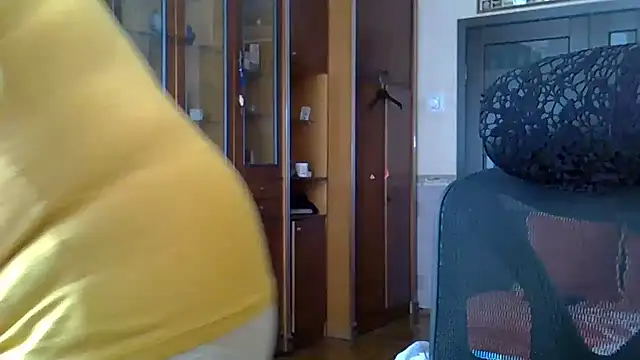 Snapshot of SweetCherry27 chatting on March 22, 12:35 pm SweetCherry27 online show from March 22, 12:35 pm