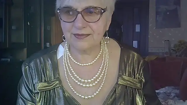 Snapshot of SweetCherry27 chatting on March 22, 3:53 pm SweetCherry27 online show from March 22, 3:53 pm
