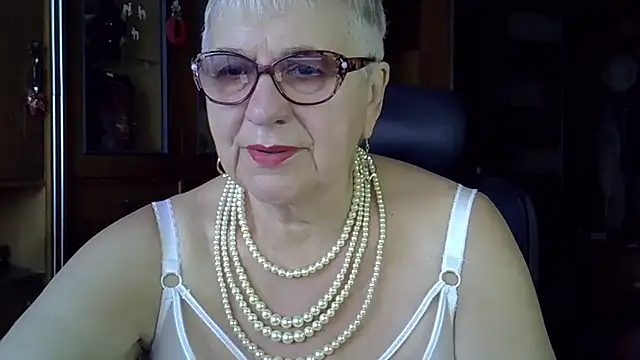 Snapshot of SweetCherry27 chatting on September 9, 4:34 am SweetCherry27 online show from September 9, 4:34 am