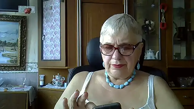 Snapshot of SweetCherry27 chatting on September 11, 7:08 am SweetCherry27 online show from September 11, 7:08 am