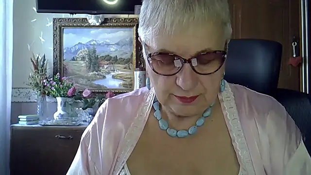 Snapshot of SweetCherry27 chatting on September 14, 4:44 am SweetCherry27 online show from September 14, 4:44 am