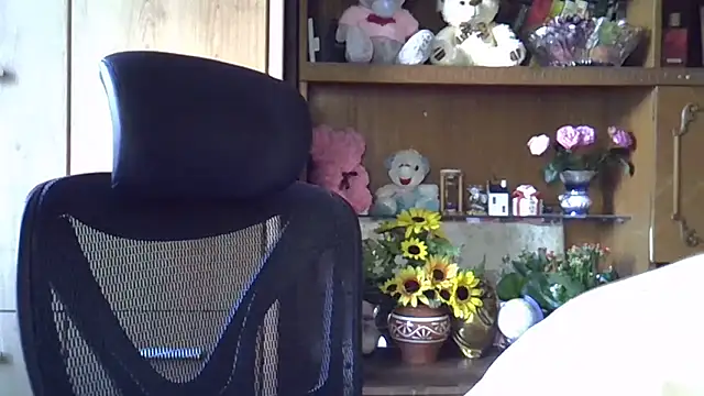 Snapshot of SweetCherry27 chatting on September 17, 4:47 am SweetCherry27 online show from September 17, 4:47 am