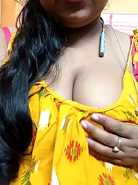 Snapshot of Sophiaboudi chatting on December 25, 6:19 pm Sophiaboudi online show from December 25, 6:19 pm