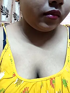 Snapshot of Sophiaboudi chatting on January 28, 5:35 pm Sophiaboudi online show from January 28, 5:35 pm