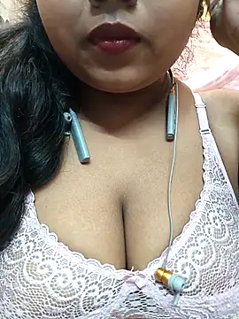 Snapshot of Sophiaboudi chatting on February 14, 5:46 pm Sophiaboudi online show from February 14, 5:46 pm