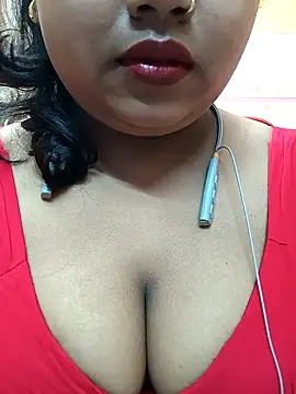 Snapshot of Sophiaboudi chatting on February 21, 5:42 pm Sophiaboudi online show from February 21, 5:42 pm