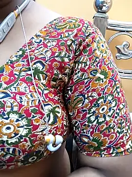 Snapshot of Sophiaboudi chatting on March 4, 5:03 pm Sophiaboudi online show from March 4, 5:03 pm