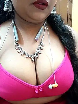 Snapshot of Sophiaboudi chatting on September 12, 7:25 pm Sophiaboudi online show from September 12, 7:25 pm