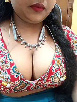 Snapshot of Sophiaboudi chatting on September 23, 4:32 pm Sophiaboudi online show from September 23, 4:32 pm