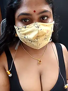 Snapshot of Sophiaboudi chatting on October 8, 5:43 pm Sophiaboudi online show from October 8, 5:43 pm