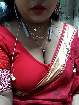 Snapshot of Sophiaboudi chatting on November 15, 5:42 pm Sophiaboudi online show from November 15, 5:42 pm