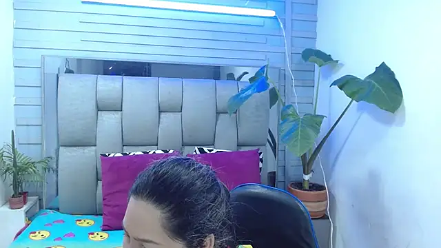 evelin zaens online show from April 21, 4:08 am