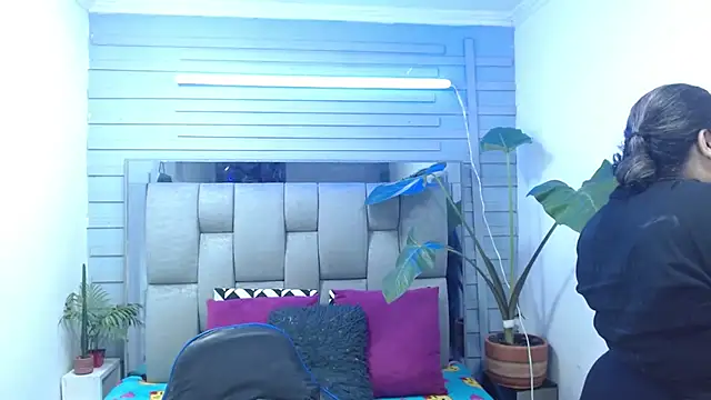 evelin zaens online show from April 22, 4:04 am